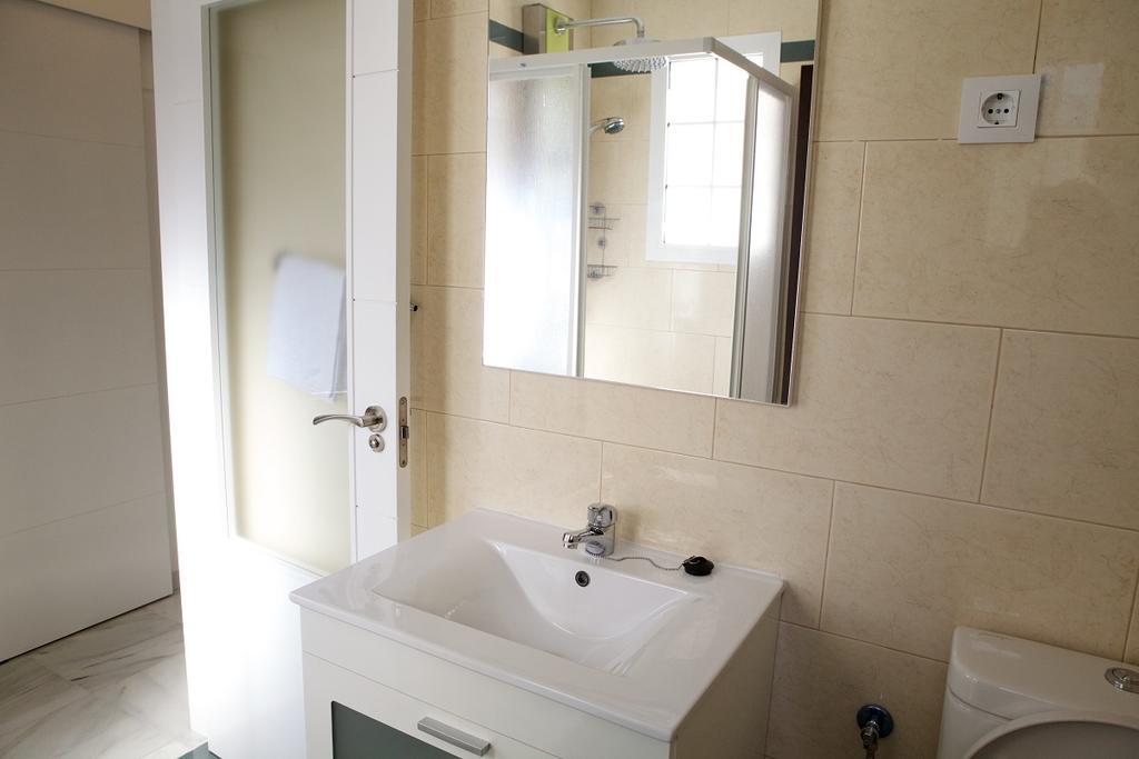 Apartamento Andalucia เบนัลมาเดนา ภายนอก รูปภาพ