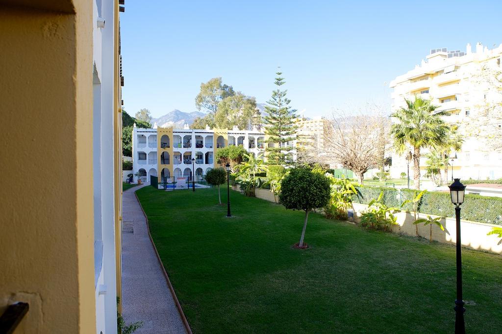 Apartamento Andalucia เบนัลมาเดนา ภายนอก รูปภาพ