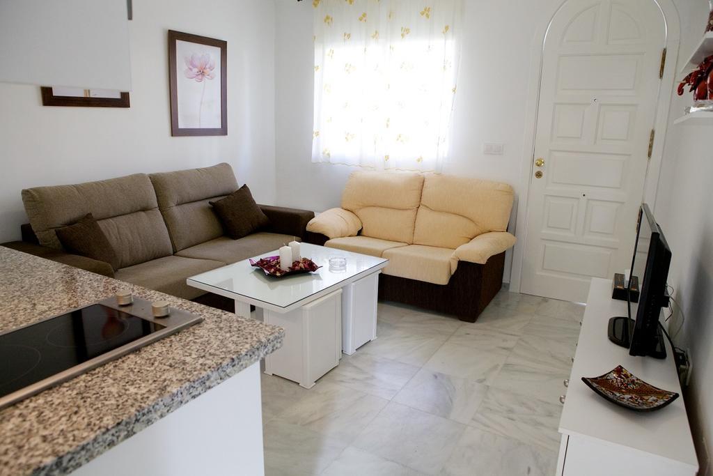 Apartamento Andalucia เบนัลมาเดนา ภายนอก รูปภาพ