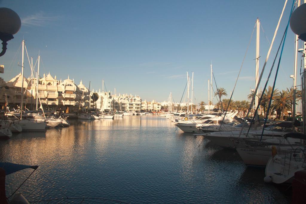 Apartamento Andalucia เบนัลมาเดนา ภายนอก รูปภาพ